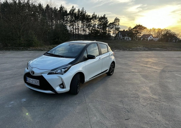 Toyota Yaris cena 59500 przebieg: 64400, rok produkcji 2018 z Bydgoszcz małe 92